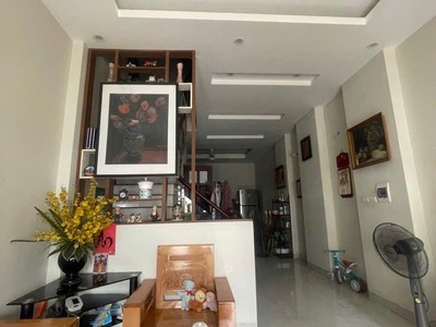 Tư đình long biên - ngay cầu trần hưng đạo - nhà dân xây 48m chỉ 8 tỷ 0