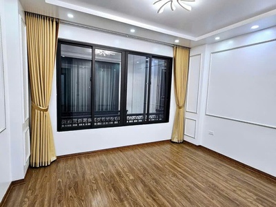 Nhà 5 tầng   ngõ 68 cầu giấy   38m    sân để xe   10.8 tỷ 2