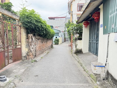 Cần bán 37,5m2 đất xóm 6 Đông Dư, Gia Lâm. Đường ô tô 7 chỗ vào đất 2