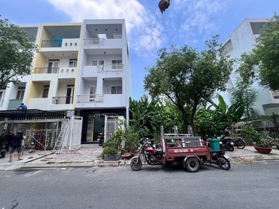Đất 5x18m   7x18m khu sadaco ven sông Phường Tân phong Quận 7. giá 13,5 tỷ TL 0