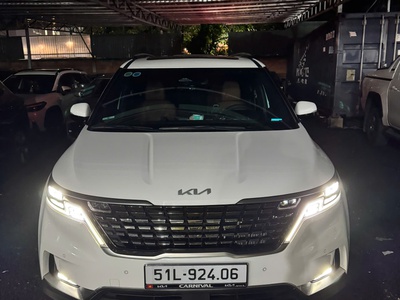 Chính chủ bán xe Carnival đời 2022 , đăng ký 2023 0