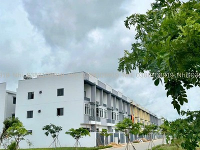 Nhà phố khu công nghiệp   Lựa chọn an toàn cho nhà đầu tư F0    Chỉ với 360 triệu có thể sở hữu ngay 3