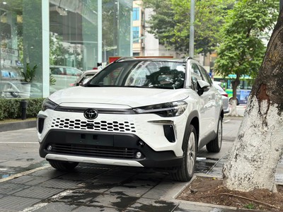 Toyota Corolla Cross 1.8V 2025 Giảm 50 trước bạ 0