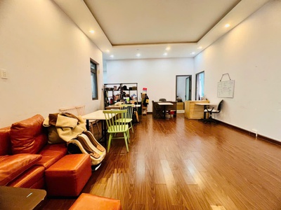 Chính chủ cho thuê MBKD mặt hồ hoàng càu 424