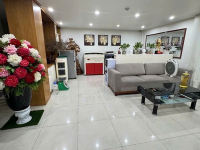 Chính chủ cho thuê MBKD mặt hồ hoàng càu 249