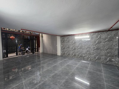 Chính chủ cho thuê MBKD mặt hồ hoàng càu 81