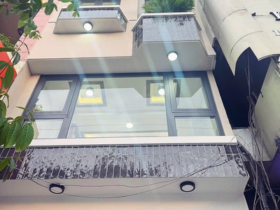 Chính chủ cho thuê MBKD mặt hồ hoàng càu 181
