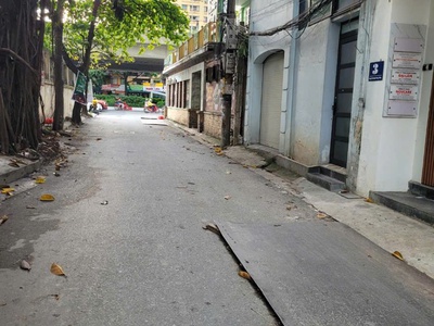 Chính chủ cho thuê MBKD mặt hồ hoàng càu 297