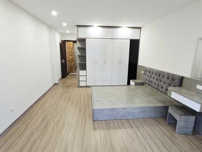 Chính chủ cho thuê MBKD mặt hồ hoàng càu 403