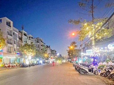 Chính chủ cho thuê MBKD mặt hồ hoàng càu 739