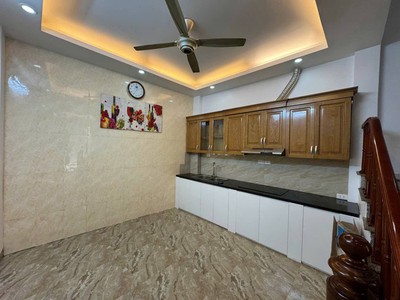 Chính chủ cho thuê MBKD mặt hồ hoàng càu 1809