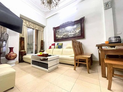 Chính chủ cho thuê MBKD mặt hồ hoàng càu 2502
