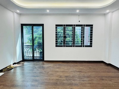 Chính chủ cho thuê MBKD mặt hồ hoàng càu 1040