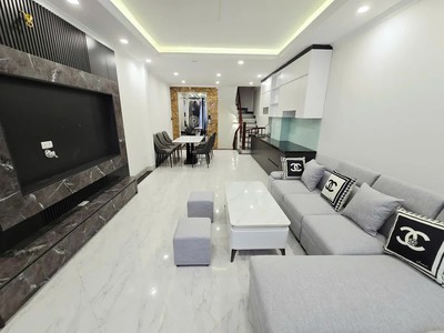 Chính chủ cho thuê MBKD mặt hồ hoàng càu 402