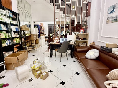 Chính chủ cho thuê MBKD mặt hồ hoàng càu 2515