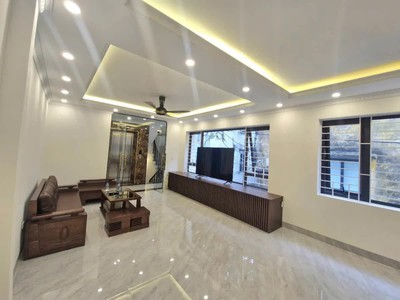 Chính chủ cho thuê MBKD mặt hồ hoàng càu 356