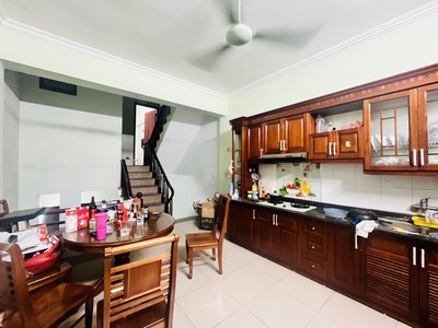 Chính chủ cho thuê MBKD mặt hồ hoàng càu 2468