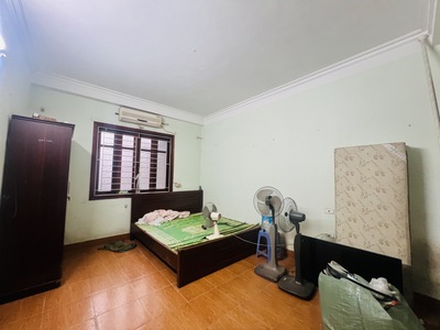 Chính chủ cho thuê MBKD mặt hồ hoàng càu 2469