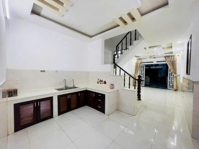 --bán nhà hxh nhất chi mai, phường 13 tân bình  6 9  3 lầu  10 tỷ 0