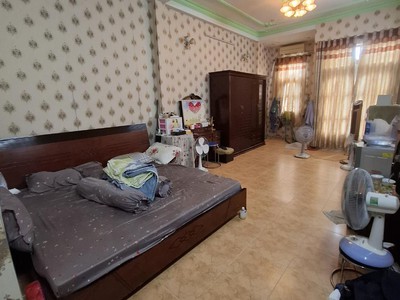 Chính chủ cho thuê MBKD mặt hồ hoàng càu 1795