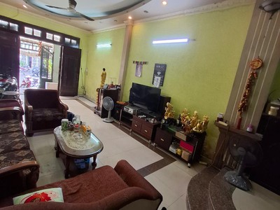 Chính chủ cho thuê MBKD mặt hồ hoàng càu 1747
