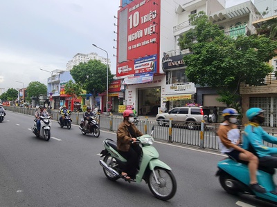 Chính chủ cho thuê MBKD mặt hồ hoàng càu 35