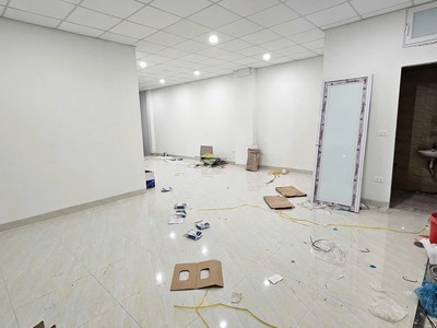 Chính chủ cho thuê MBKD mặt hồ hoàng càu 2615
