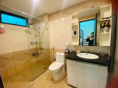 Chính chủ cho thuê MBKD mặt hồ hoàng càu 2322
