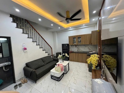 Chính chủ cho thuê MBKD mặt hồ hoàng càu 494