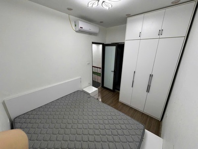 Chính chủ cho thuê MBKD mặt hồ hoàng càu 497