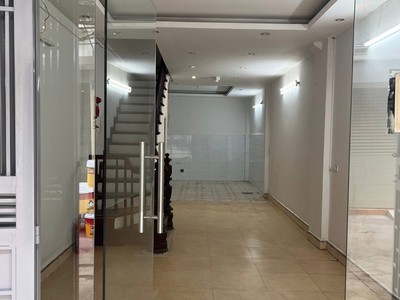 Chính chủ cho thuê MBKD mặt hồ hoàng càu 441