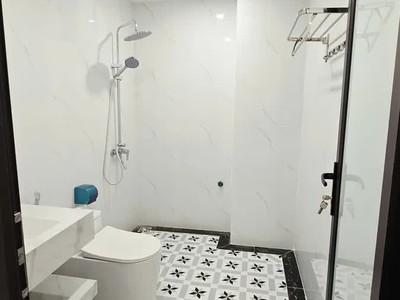 Chính chủ cho thuê MBKD mặt hồ hoàng càu 405