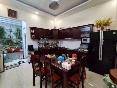 Chính chủ cho thuê MBKD mặt hồ hoàng càu 2179