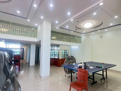 Chính chủ cho thuê MBKD mặt hồ hoàng càu 176