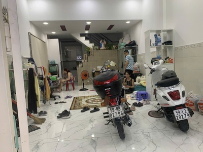 Chính chủ cho thuê MBKD mặt hồ hoàng càu 2636