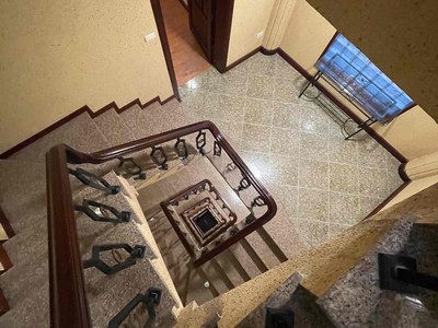 Tôi cho thuê nhà căn góc, mới,vỉa hè, 114m2- 4t, trần nhân tông 45 tr 2