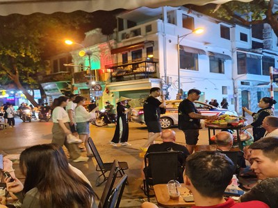 Chính chủ cho thuê MBKD mặt hồ hoàng càu 2377