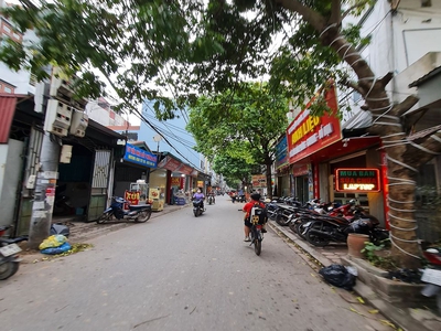 Chính chủ cho thuê MBKD mặt hồ hoàng càu 2400