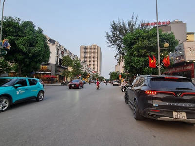 Chính chủ cho thuê MBKD mặt hồ hoàng càu 2233