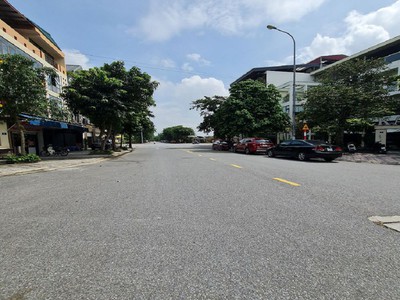 Chính chủ cho thuê MBKD mặt hồ hoàng càu 1469