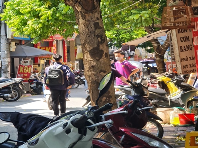 Chính chủ cho thuê MBKD mặt hồ hoàng càu 879