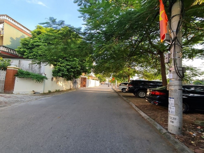 Chính chủ cho thuê MBKD mặt hồ hoàng càu 823
