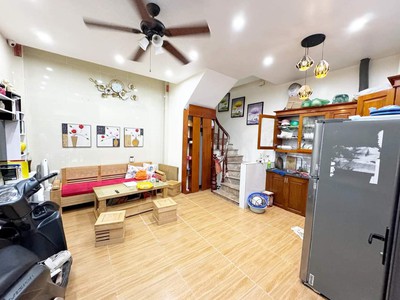 Chính chủ cho thuê MBKD mặt hồ hoàng càu 1306