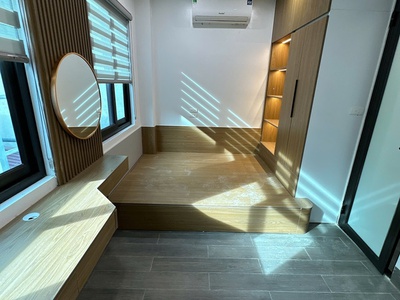 Chính chủ cho thuê MBKD mặt hồ hoàng càu 256