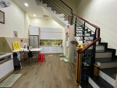 Chính chủ cho thuê MBKD mặt hồ hoàng càu 824