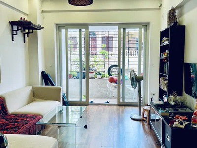 Chính chủ cho thuê MBKD mặt hồ hoàng càu 579