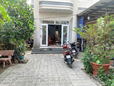 Bán nhà sân vườn hxh khu biệt thự đường vườn lài apđ quận 12 chỉ 9,3 tỷ- dt 215m2  10x21,5 - 2 tầng 4