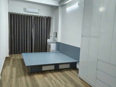 Cho thuê nhà phố Văn Cao, 3 p.ngủ full nội thất. 4