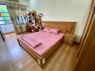 Chính chủ cho thuê MBKD mặt hồ hoàng càu 551