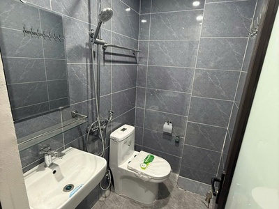 Chính chủ cho thuê MBKD mặt hồ hoàng càu 709